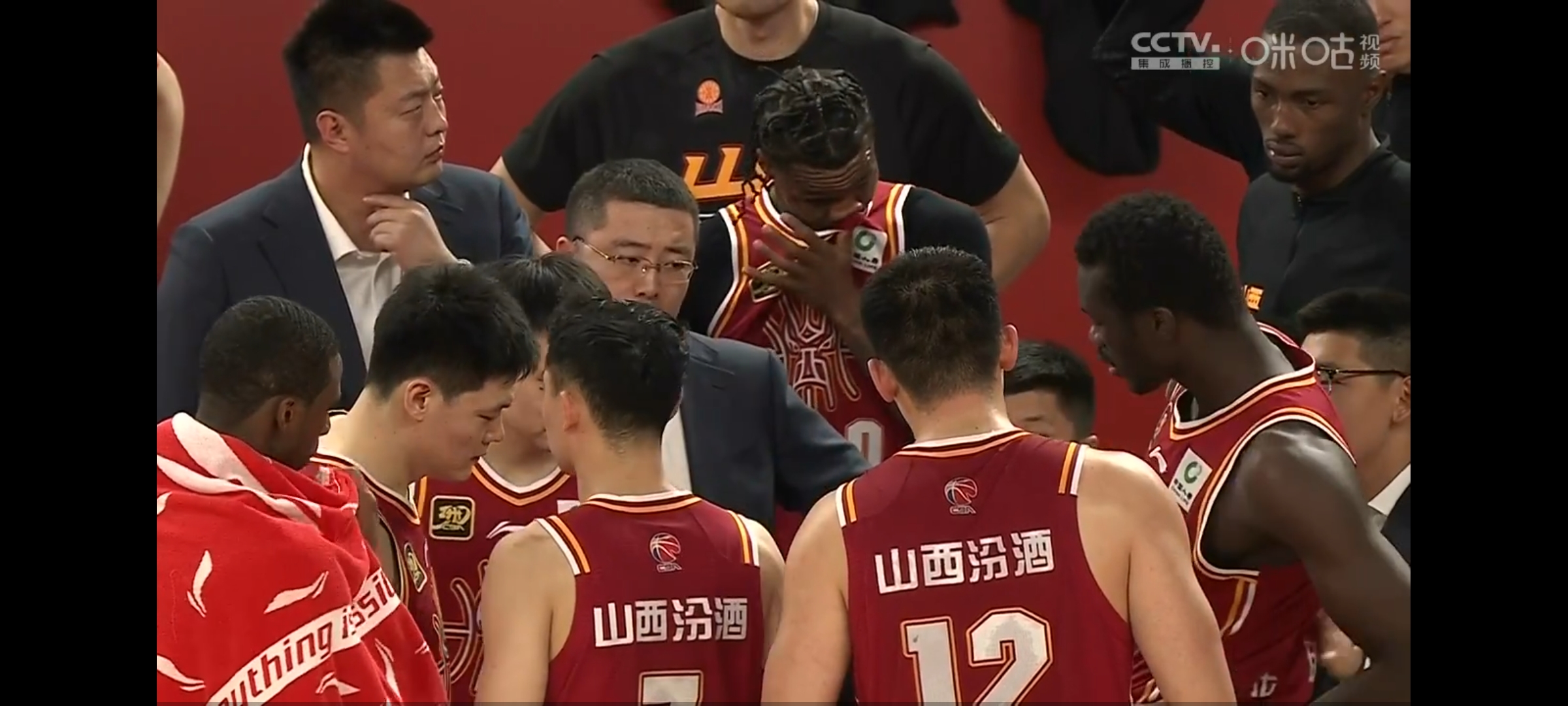 包含北京队惊险胜出，队员兢兢业业打出精彩表现的词条