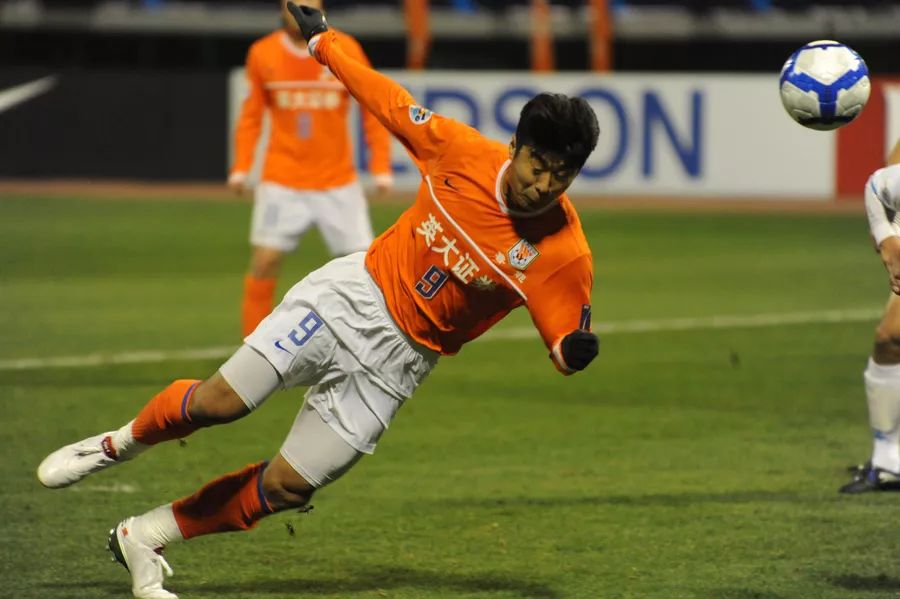 重庆力帆逼平北京人和，稳固积分榜位置的简单介绍