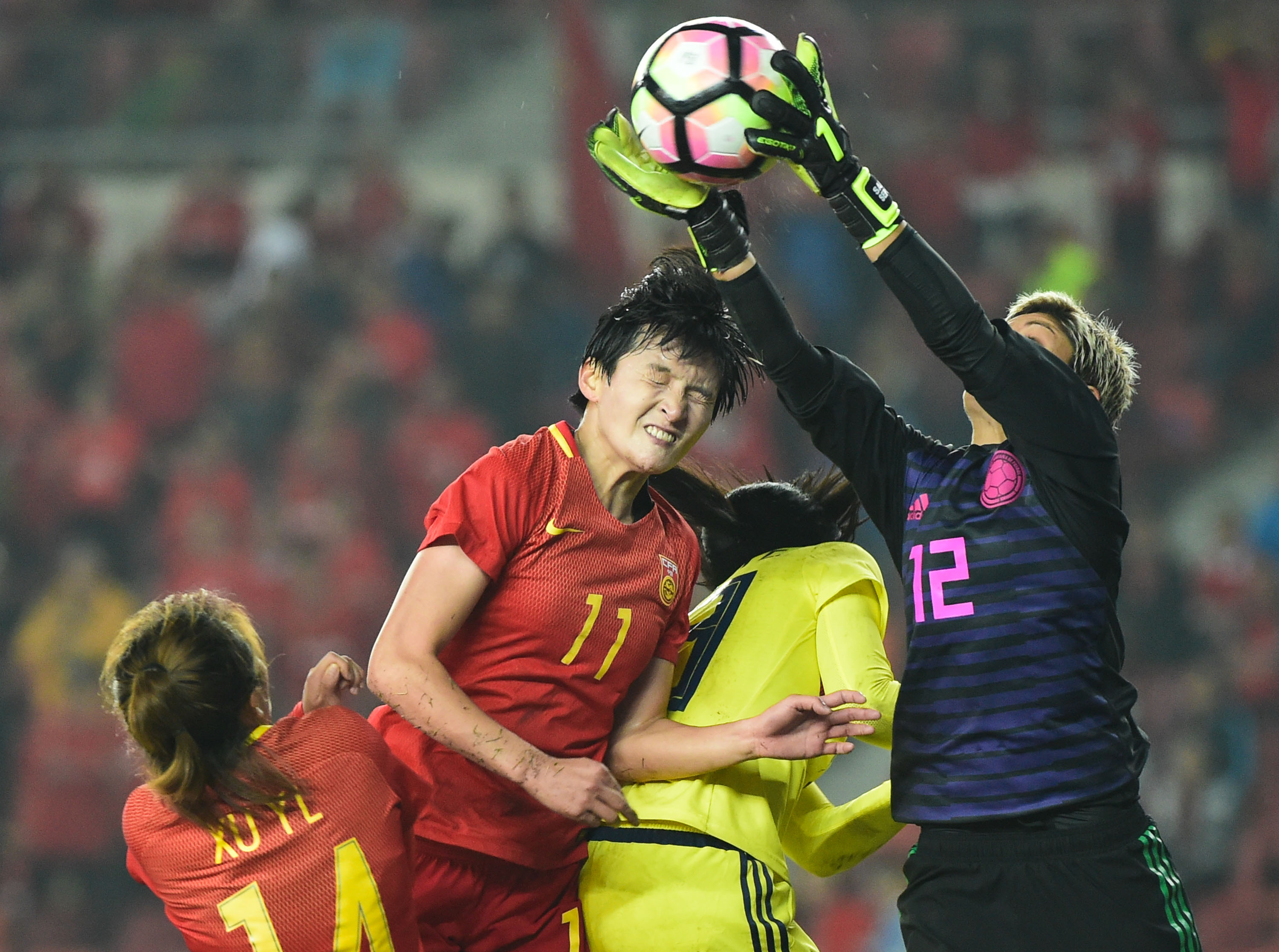 国际足坛关注女足表现，中国队迎战