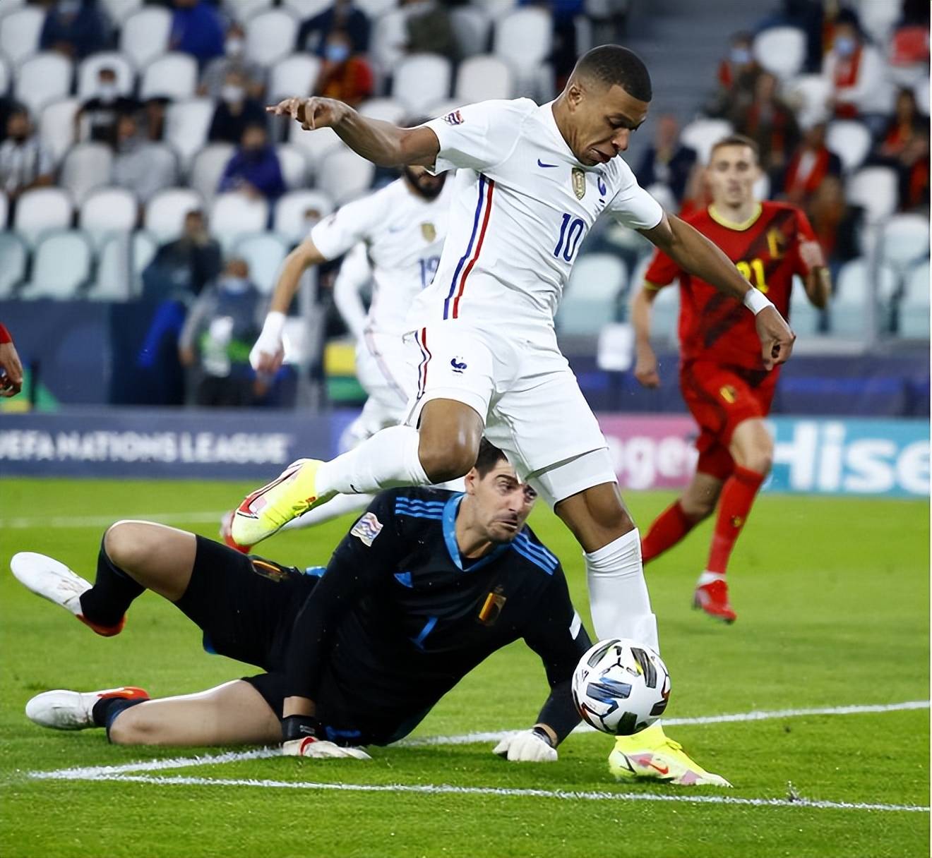 法国在欧国联半决赛中展现强大实力的简单介绍