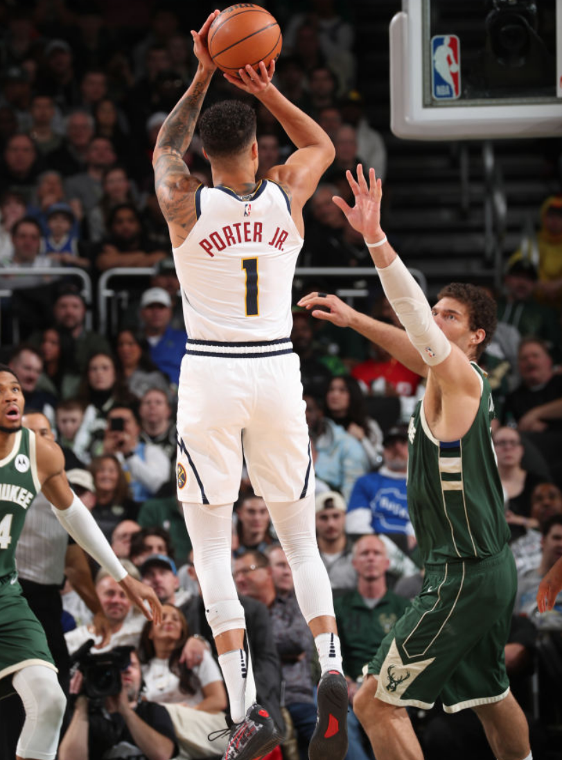 雄鹿后卫伤缺,仍逆转活塞拿下五连胜的简单介绍 雄鹿后卫伤缺,仍逆转活塞拿下五连胜的简单介绍