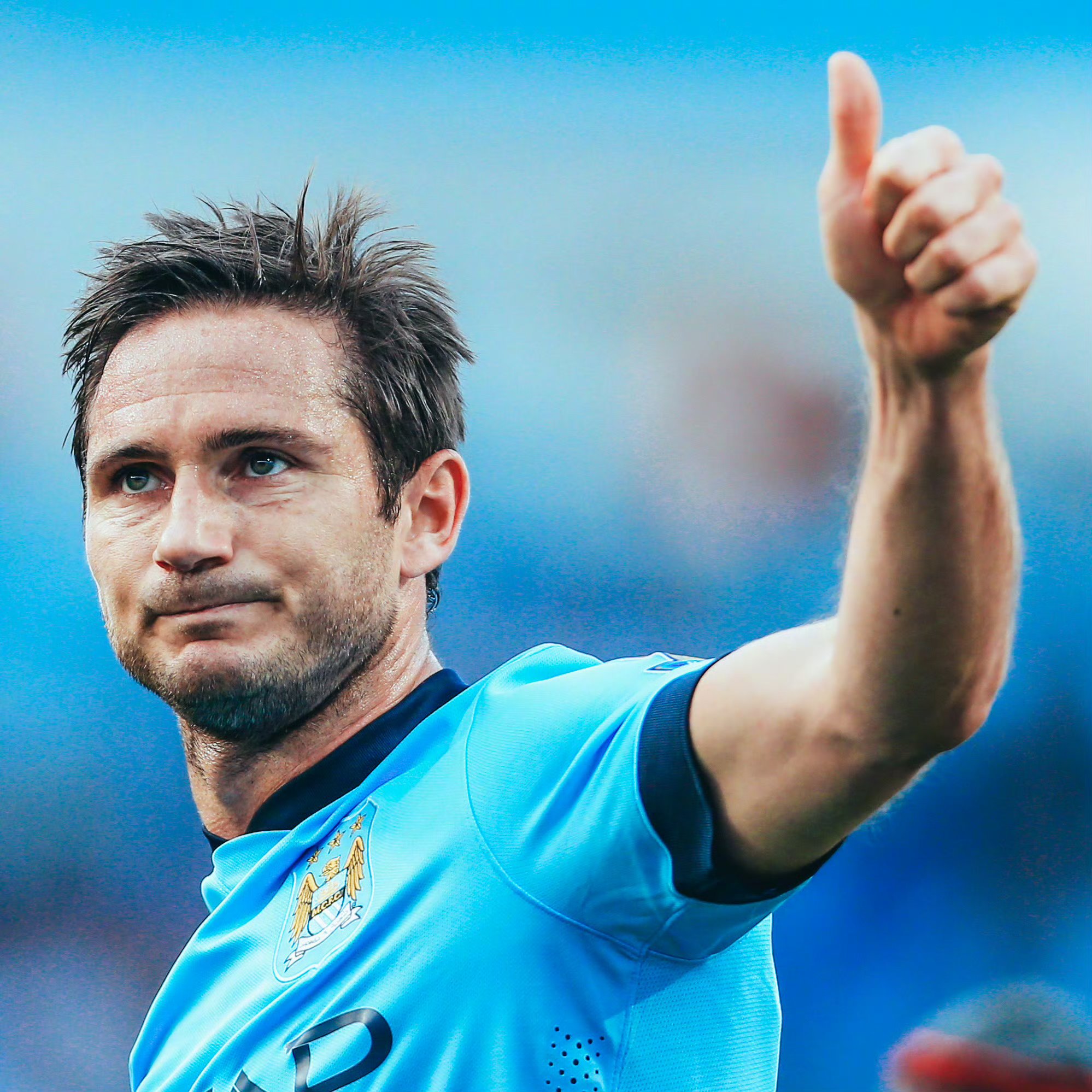 曼城后卫加盟英冠球队，以寻求更多出场机会