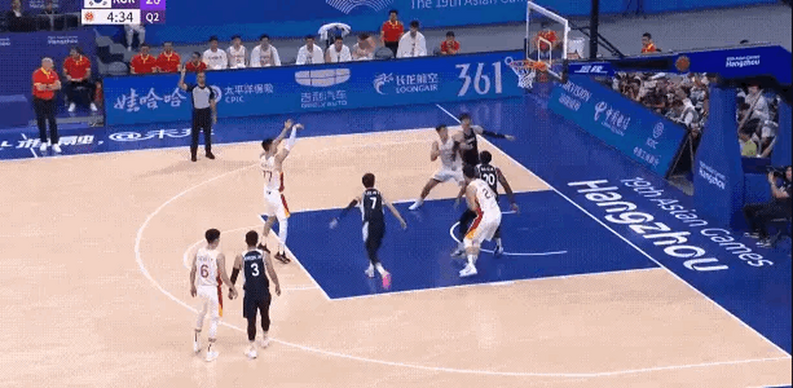 外线射手爆发！球队连胜拉开差距的简单介绍