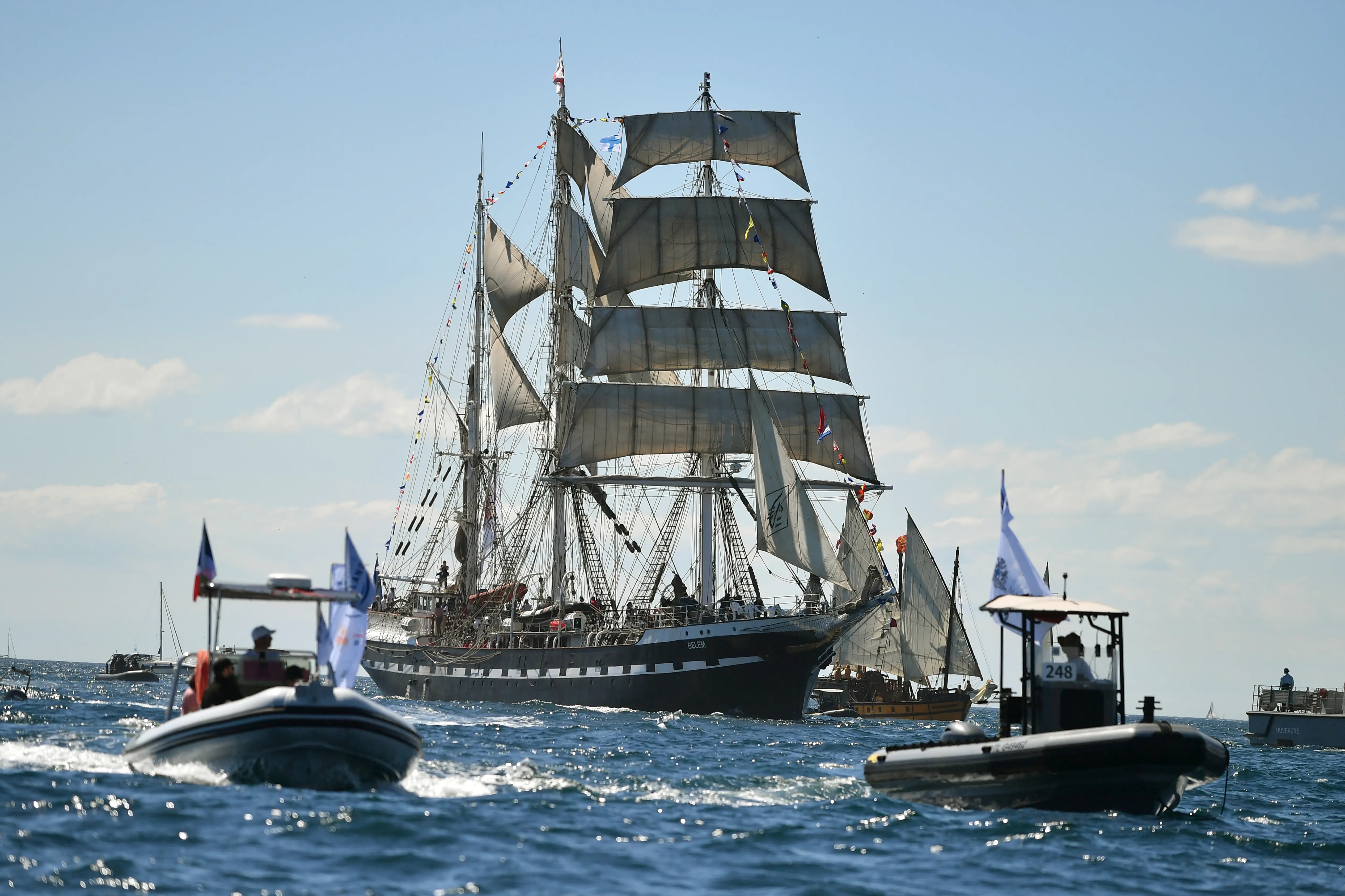 爱游戏网页版-帆船赛上法国代表团表现亮眼的简单介绍