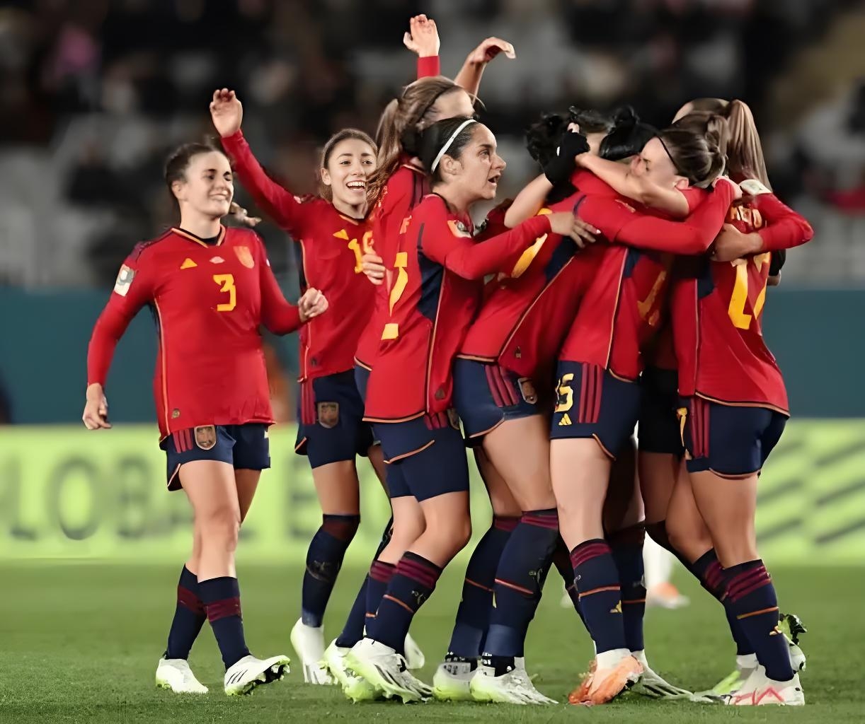 爱游戏中国官网-阿根廷女足全队发挥出色，赢得比赛