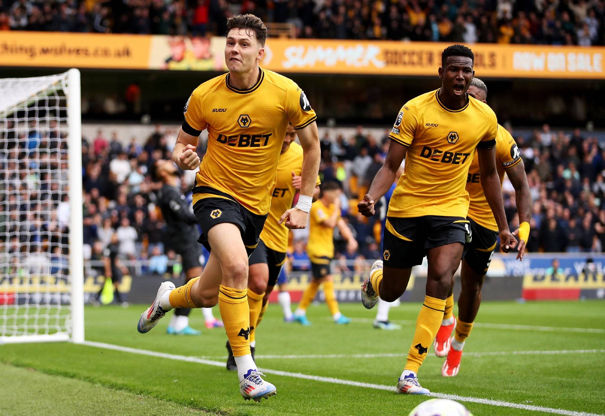 爱游戏官方登录入口-狼队主场与莱斯特城争夺胜利