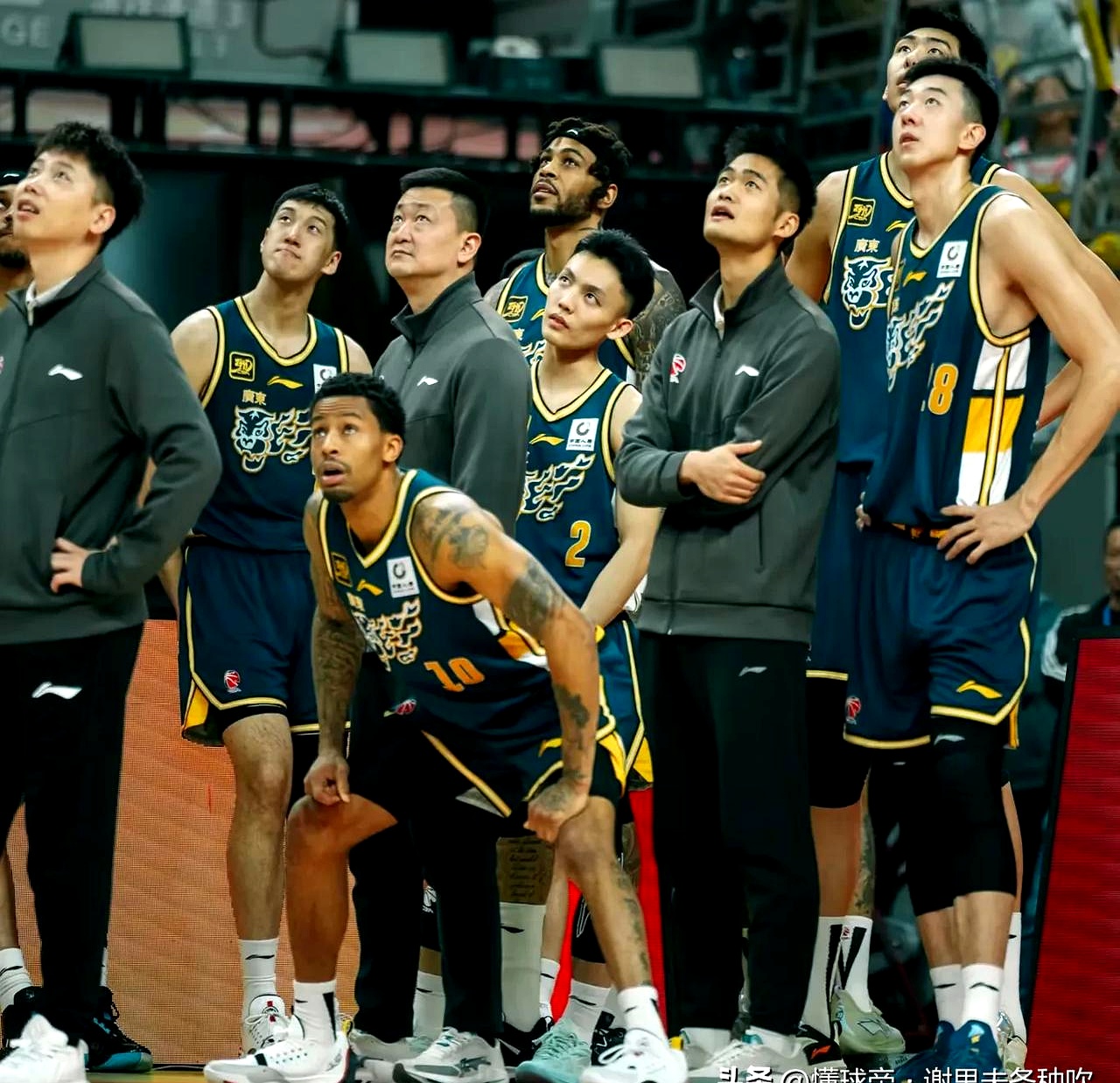 爱游戏登录入口-广东宏远不敌云南队，遭遇惨败