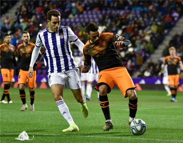 包含瓦拉多利德客场不敌对手，遭遇致命失利的词条