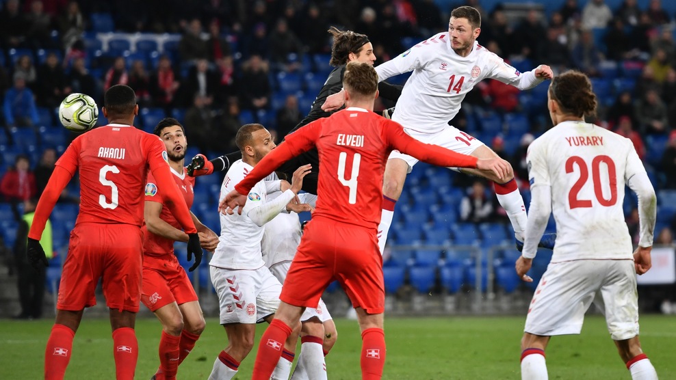 关于捷克队奋力拼搏，成功晋级欧洲杯预选赛八强的信息