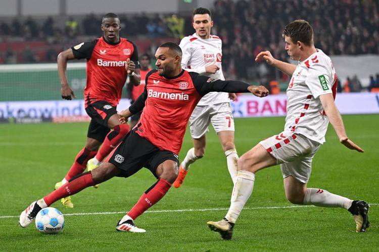 爱游戏网页版登录入口-包含汉诺威客场逼平法兰克福，德甲排名继续不变的词条